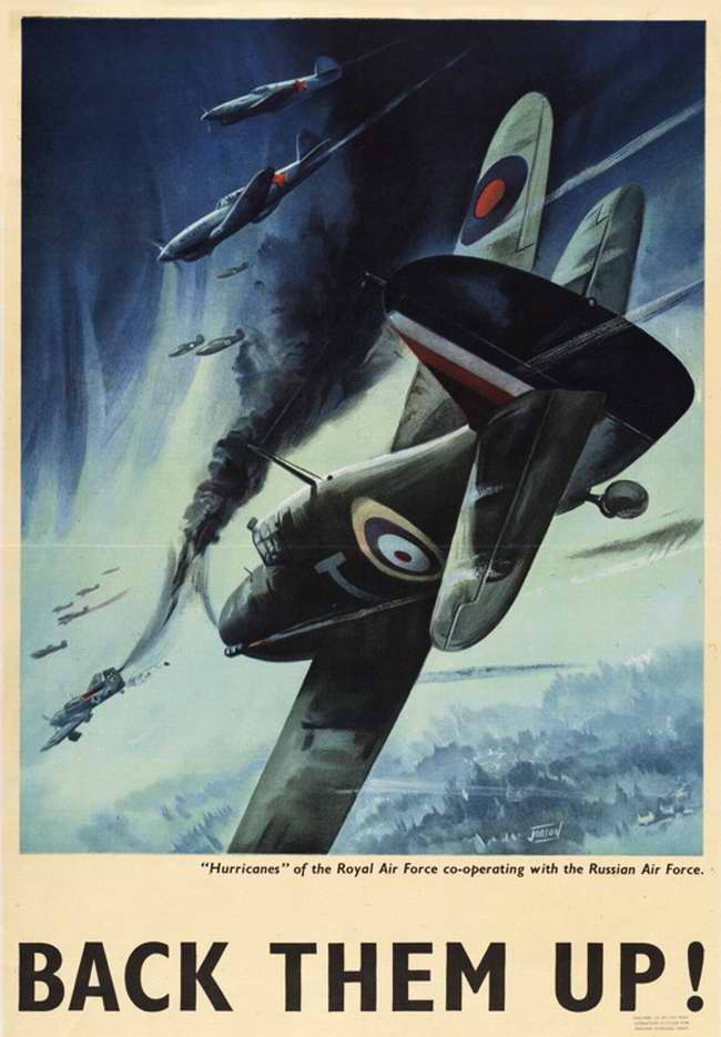 Британские Харрикейны в ходе воздушного боя вместе с истребителями военно-воздушных сил СССР атакуют группу немецких Юнкерсов